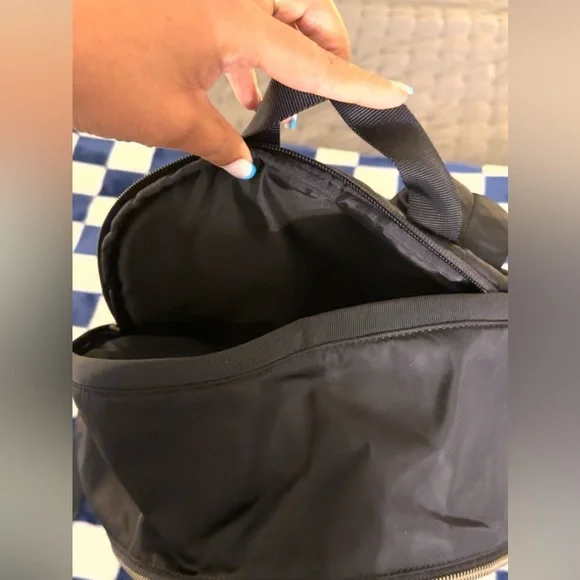Lululemon City adventurer backpack - Picture 6 of 9